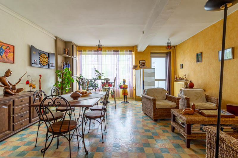 Maison - 181 m² - 7 pièces