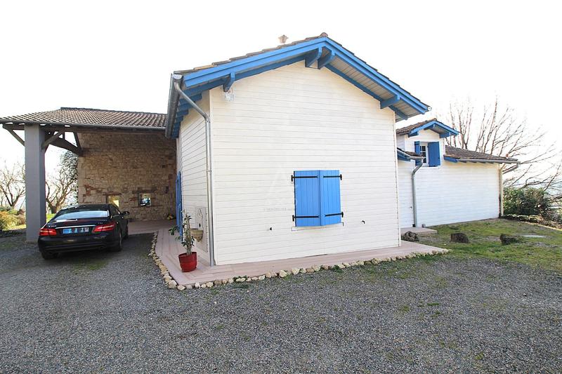 Maison en pierre - 300 m² - 9 pièces
