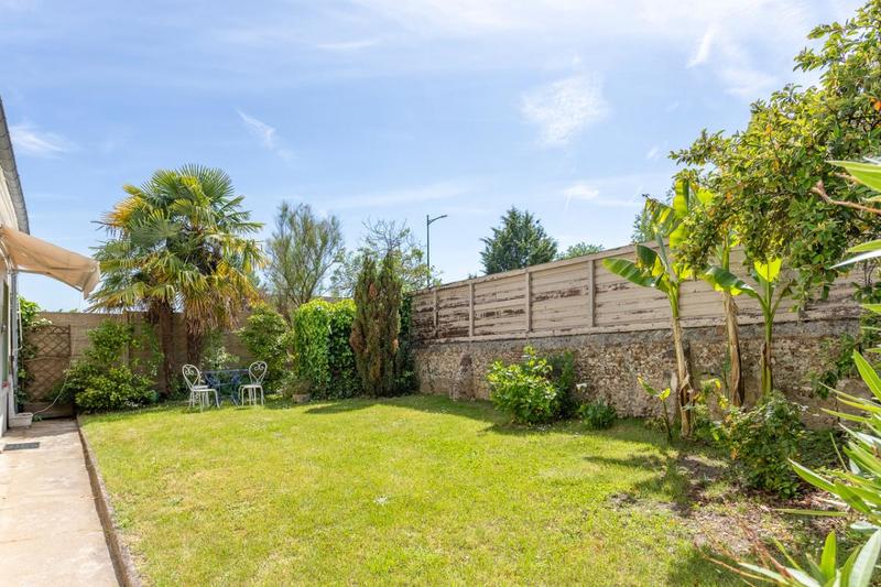 Maison - 90 m² - 5 pièces