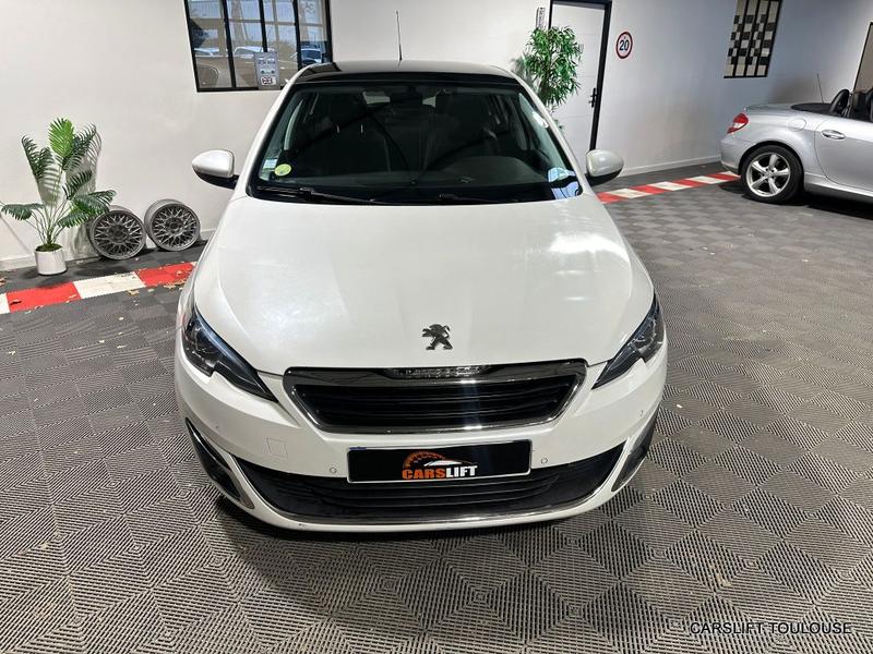 Peugeot 308 1.6 BlueHdi 120cv Feline Eat6 - Boite automatique toit panoramique