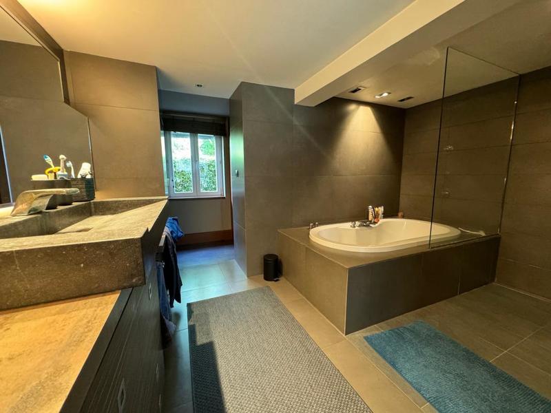 Maison - 180 m² - 4 pièces