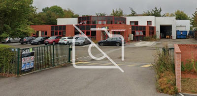 Entrepôt - 1 850 m²