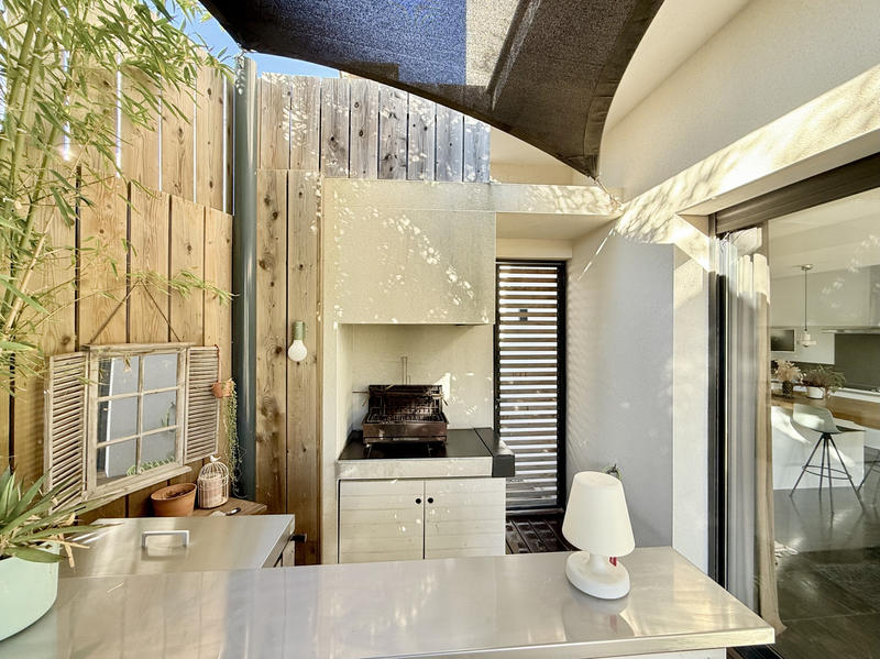 Maison - 240 m² - 6 pièces