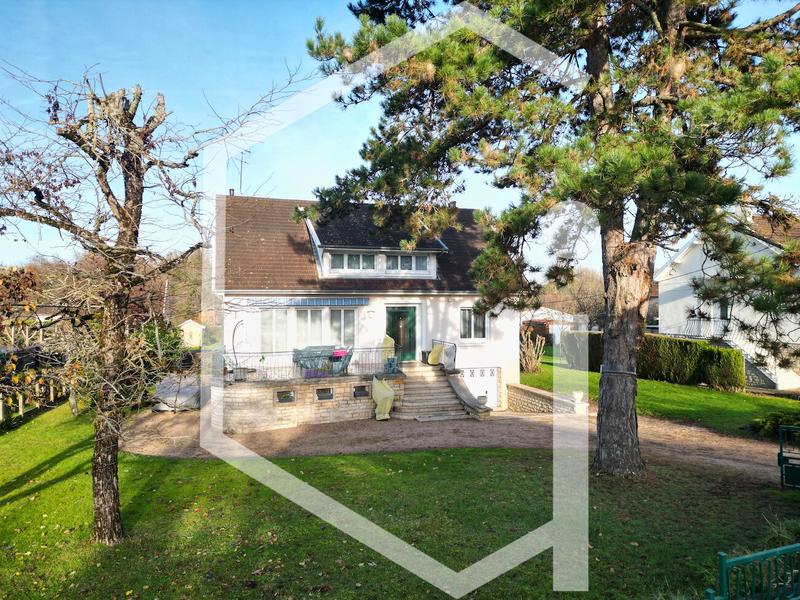 Maison - 159 m² - 6 pièces