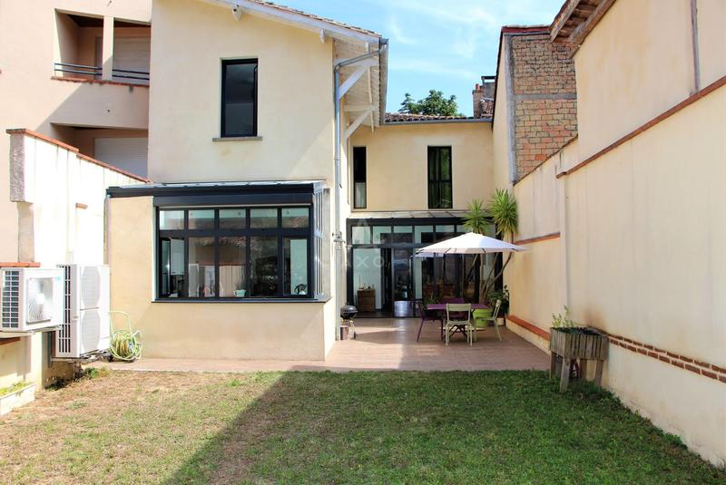 Maison de ville - 250 m² - 8 pièces