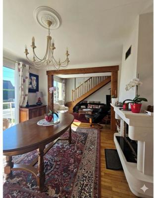 Maison - 218 m² - 6 pièces