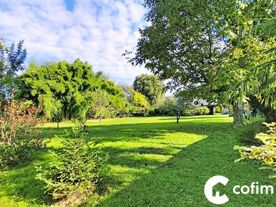 Maison - 343 m² - 10 pièces