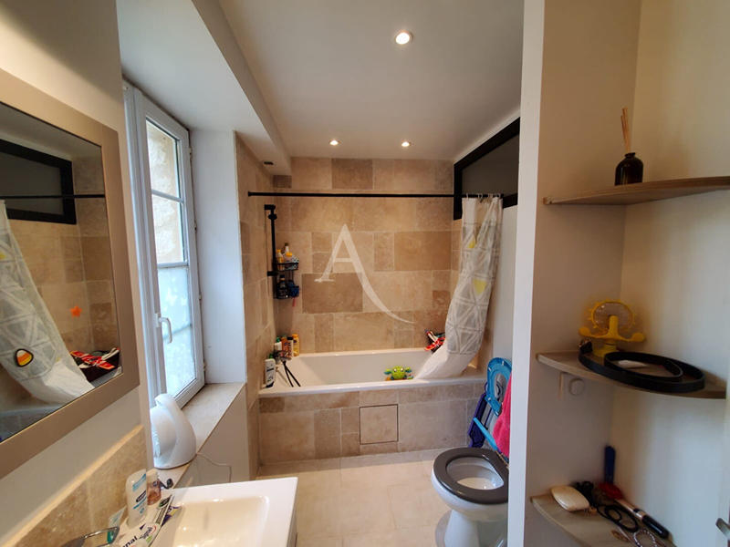 Maison - 161 m² - 8 pièces