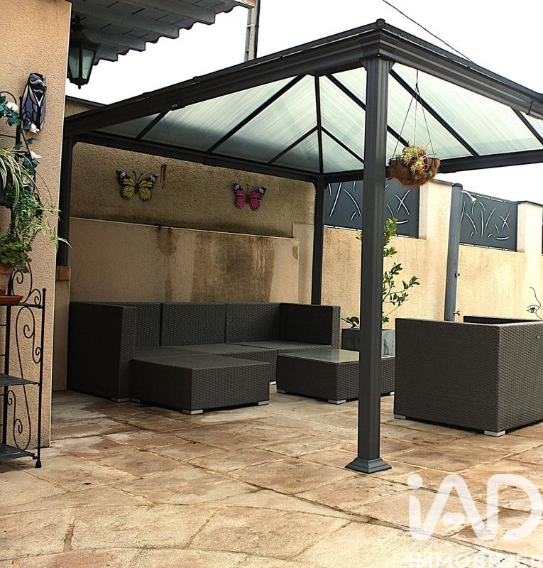 Maison - 250 m² - 6 pièces