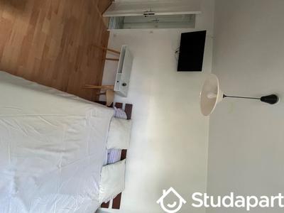 Chambre - 11 m² - 1 pièce