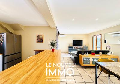 Maison traditionnelle - 90 m² - 4 pièces