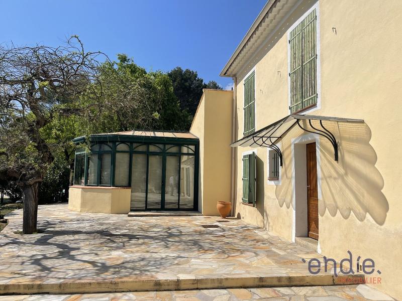 Maison - 190 m² - 6 pièces