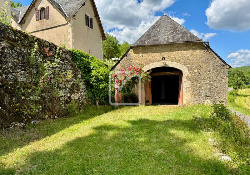 Propriété - 537 m² - 18 pièces