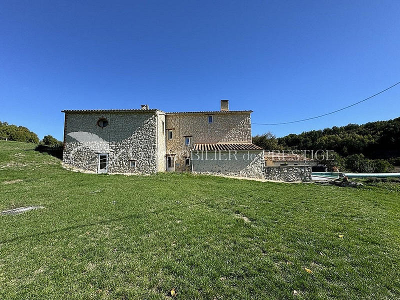 Mas - 403 m² - 12 pièces