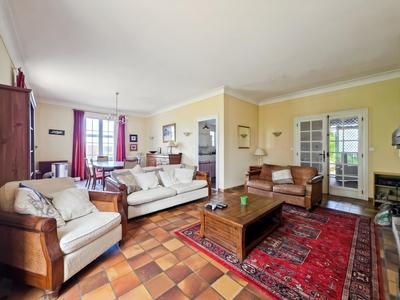 Maison - 186 m² - 7 pièces