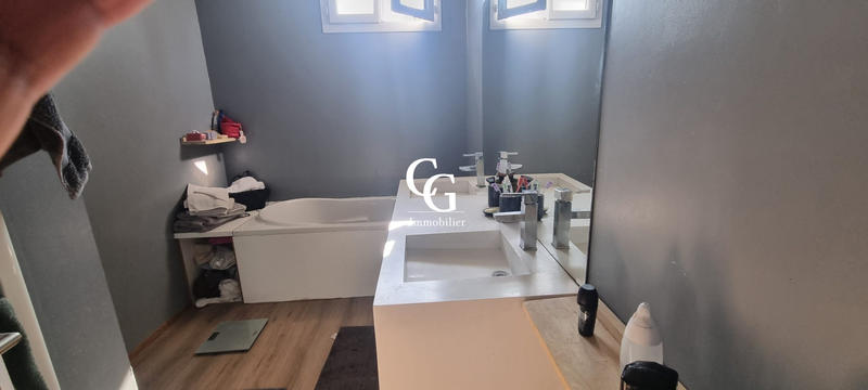 Maison traditionnelle - 114 m² - 6 pièces