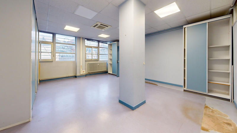 Local d'activité / Entrepôt - 237 m² - 7 pièces