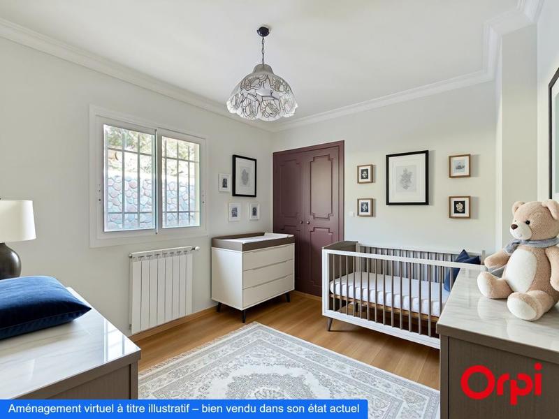 Maison - 222 m² - 8 pièces