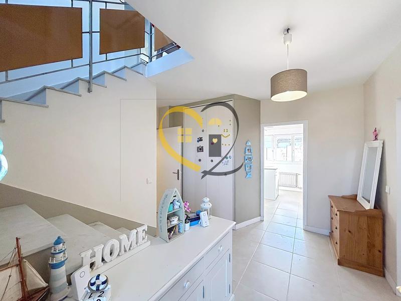 Maison - 190 m² - 10 pièces