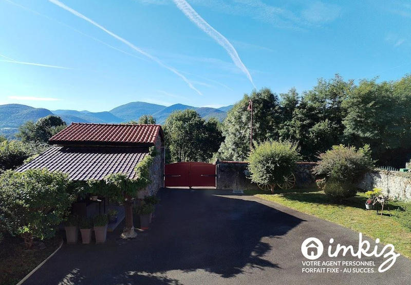 Maison - 305 m² - 6 pièces