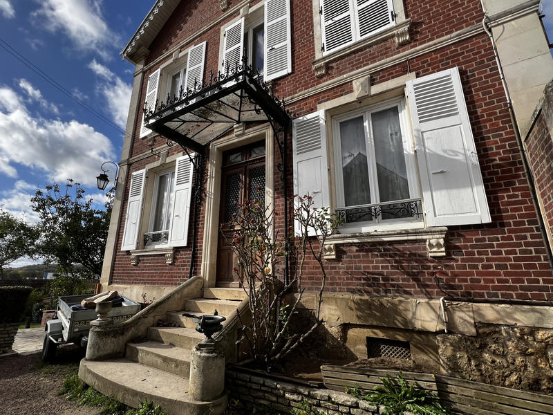 Maison - 155 m² - 8 pièces