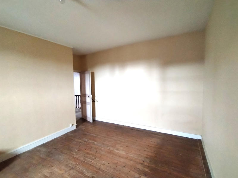 Maison - 218 m² - 10 pièces