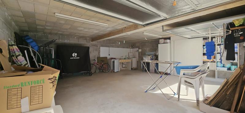 Maison - 236 m² - 11 pièces