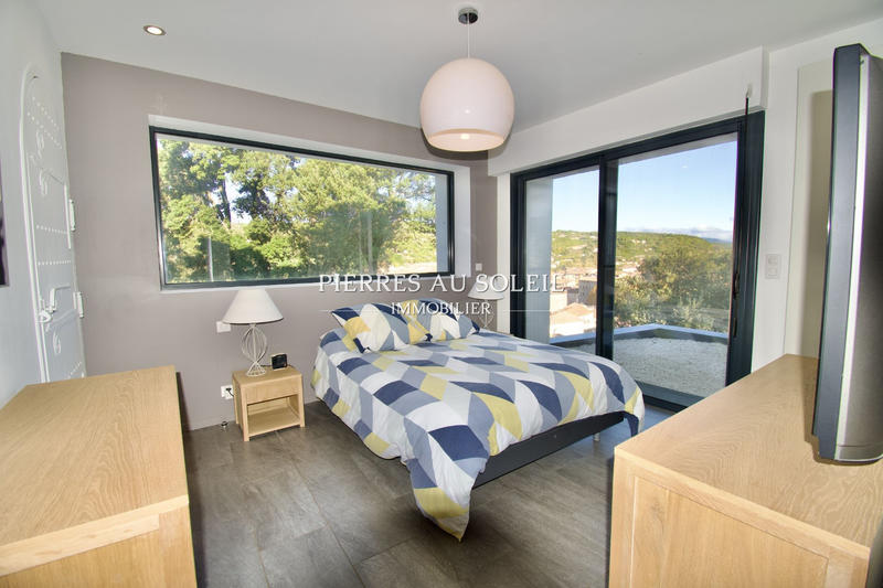 Maison - 230 m² - 8 pièces