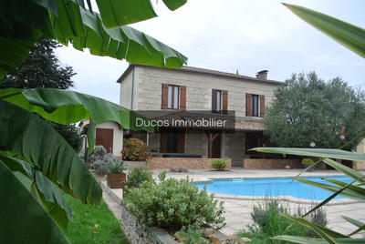 Maison - 365 m² - 8 pièces