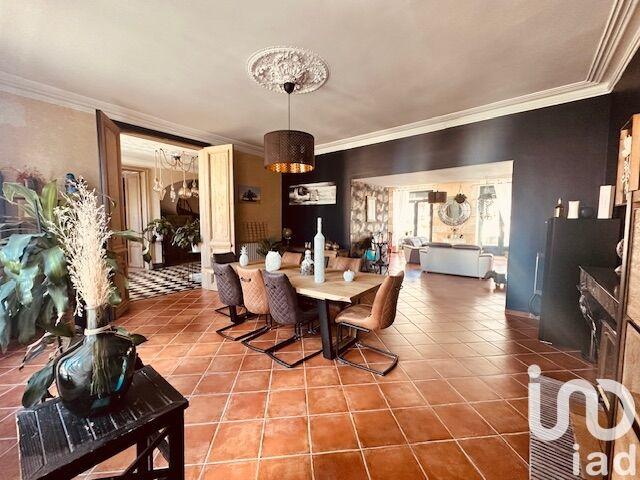 Maison - 344 m² - 16 pièces