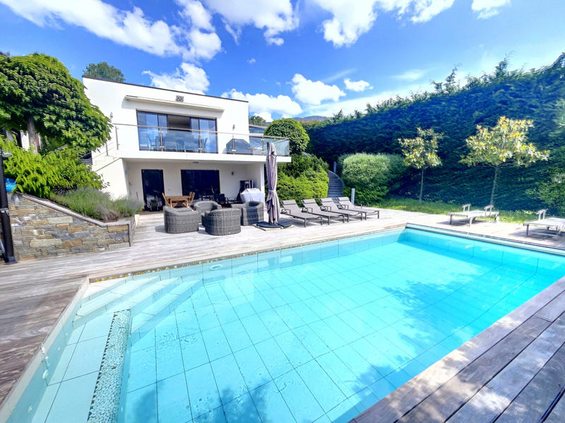 Villa - 231 m² - 6 pièces