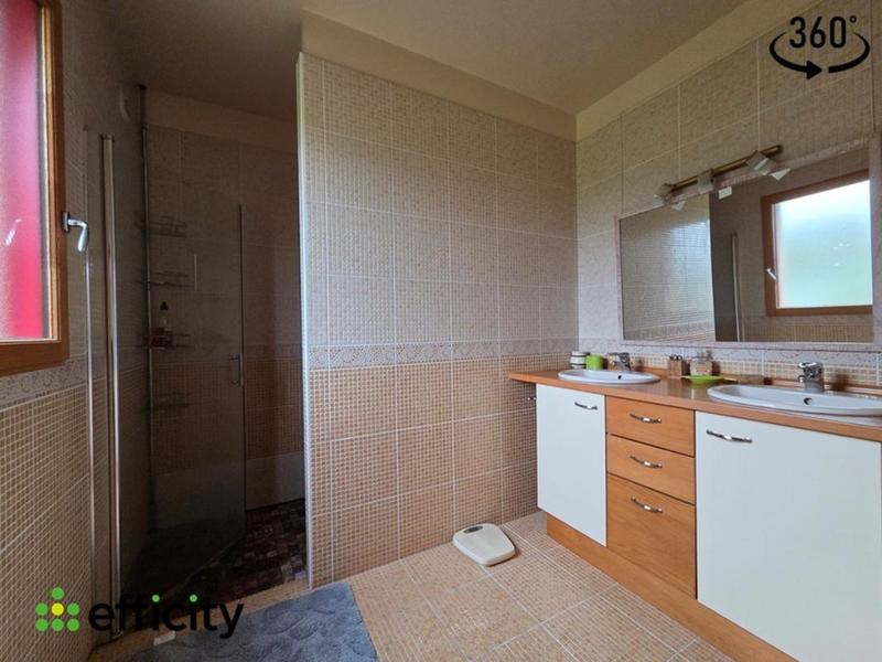 Pavillon - 150 m² - 7 pièces