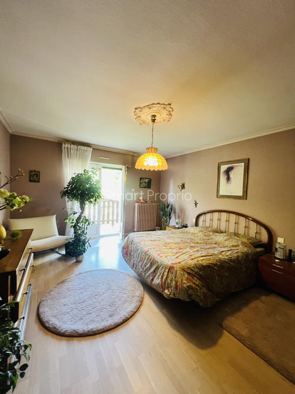 Maison - 92 m² - 5 pièces