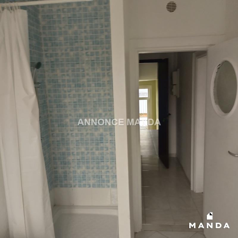 Studio - 30 m² - 1 pièce