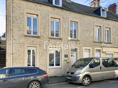 Maison - 140 m² - 8 pièces