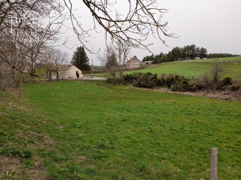 Terrain constructible - 1 720 m²
