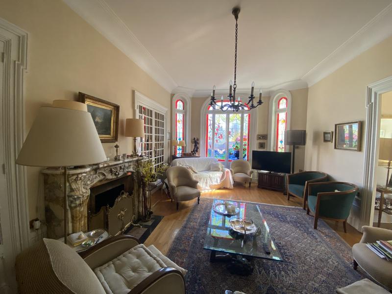 Maison - 241 m² - 8 pièces