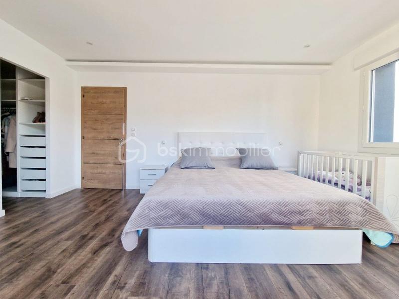 Maison - 180 m² - 7 pièces