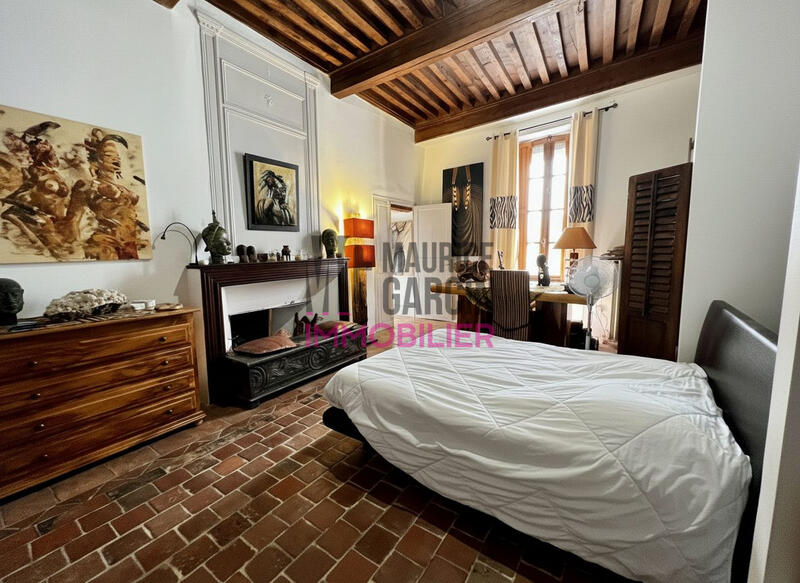 Maison - 195 m² - 5 pièces