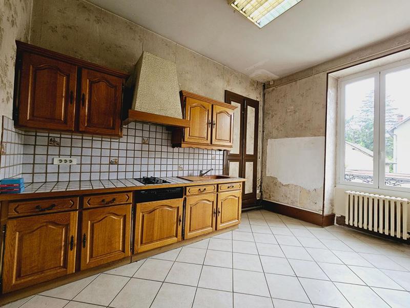 Maison - 285 m² - 9 pièces