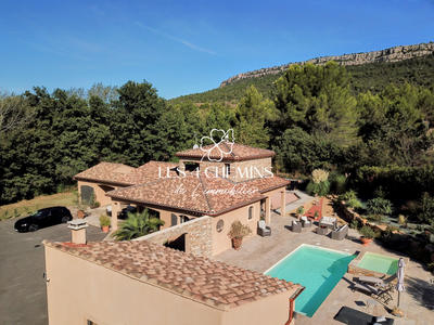 Villa - 140 m² - 4 pièces