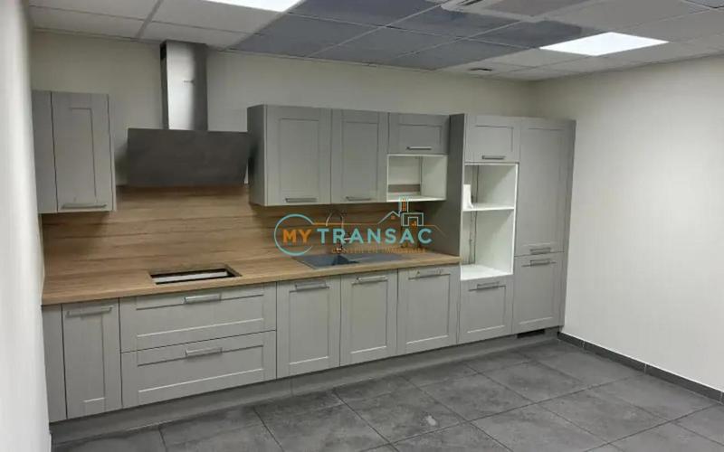 Local d'activité / Entrepôt - 1 200 m²