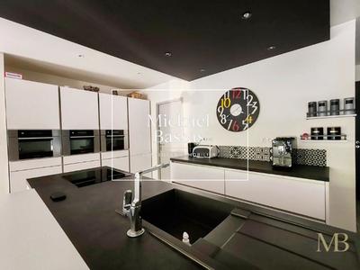 Villa - 157 m² - 6 pièces