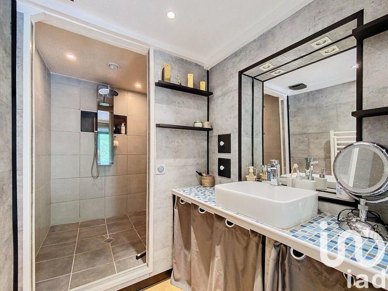 Maison - 226 m² - 6 pièces