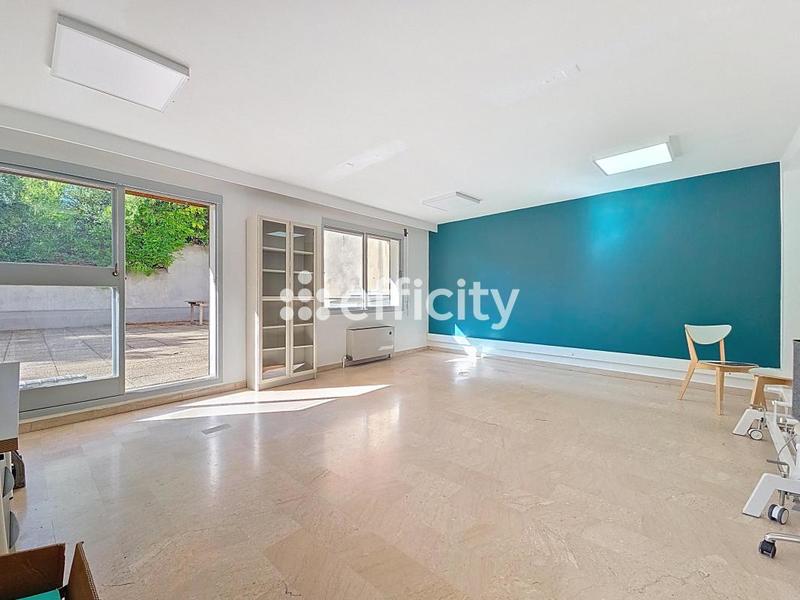 Appartement ancien - 123 m² - 5 pièces