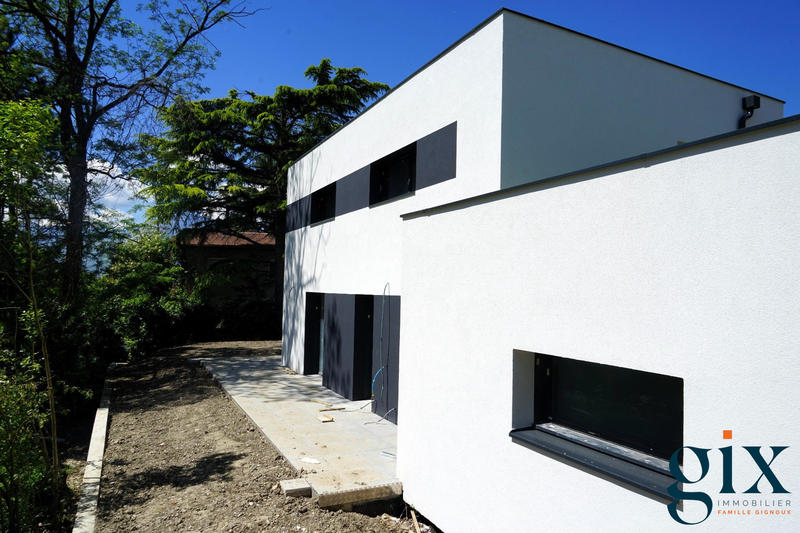 Maison - 141 m² - 5 pièces