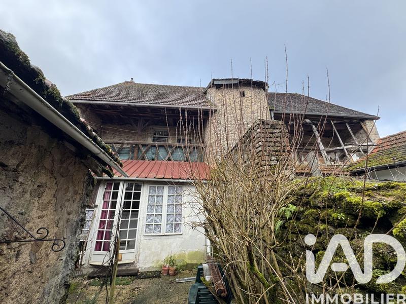 Maison - 218 m² - 7 pièces