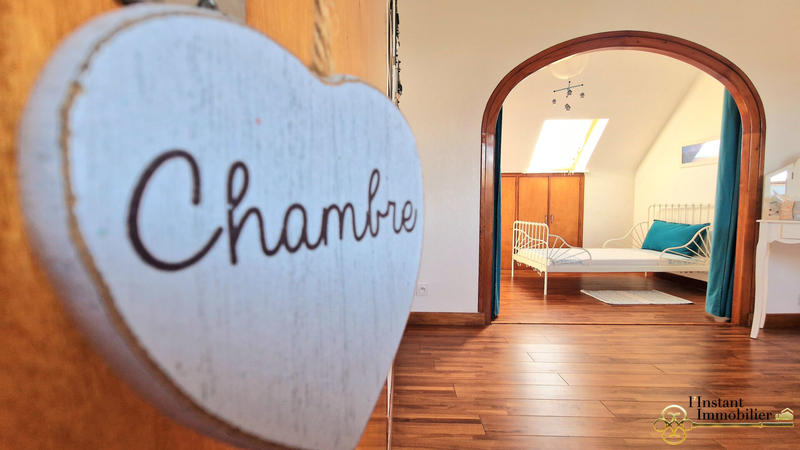 Maison - 205 m² - 9 pièces