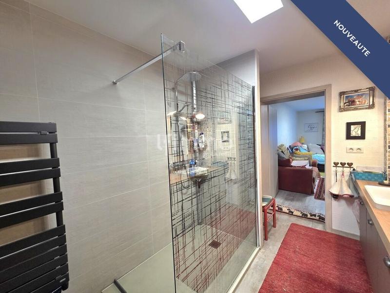 Maison - 198 m² - 7 pièces