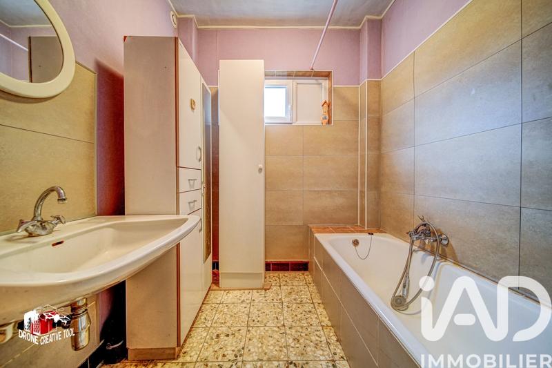 Maison - 180 m² - 8 pièces